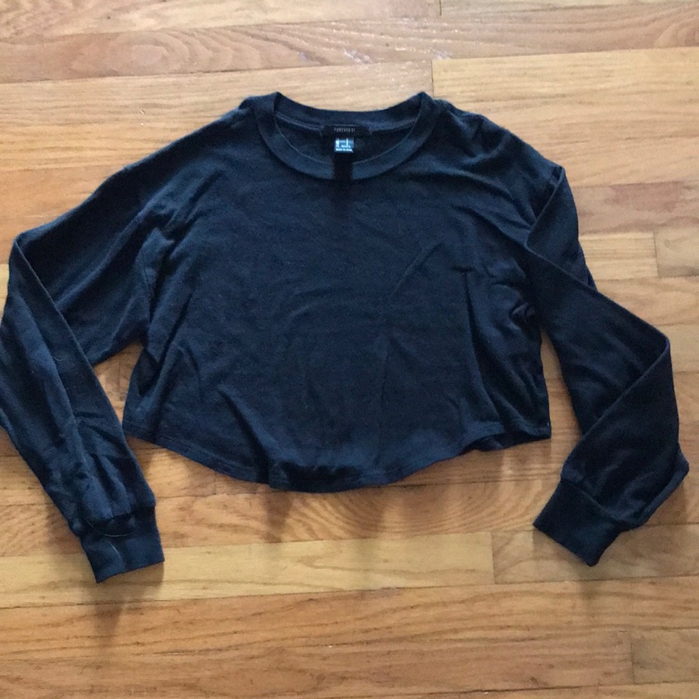 Long sleeve crop